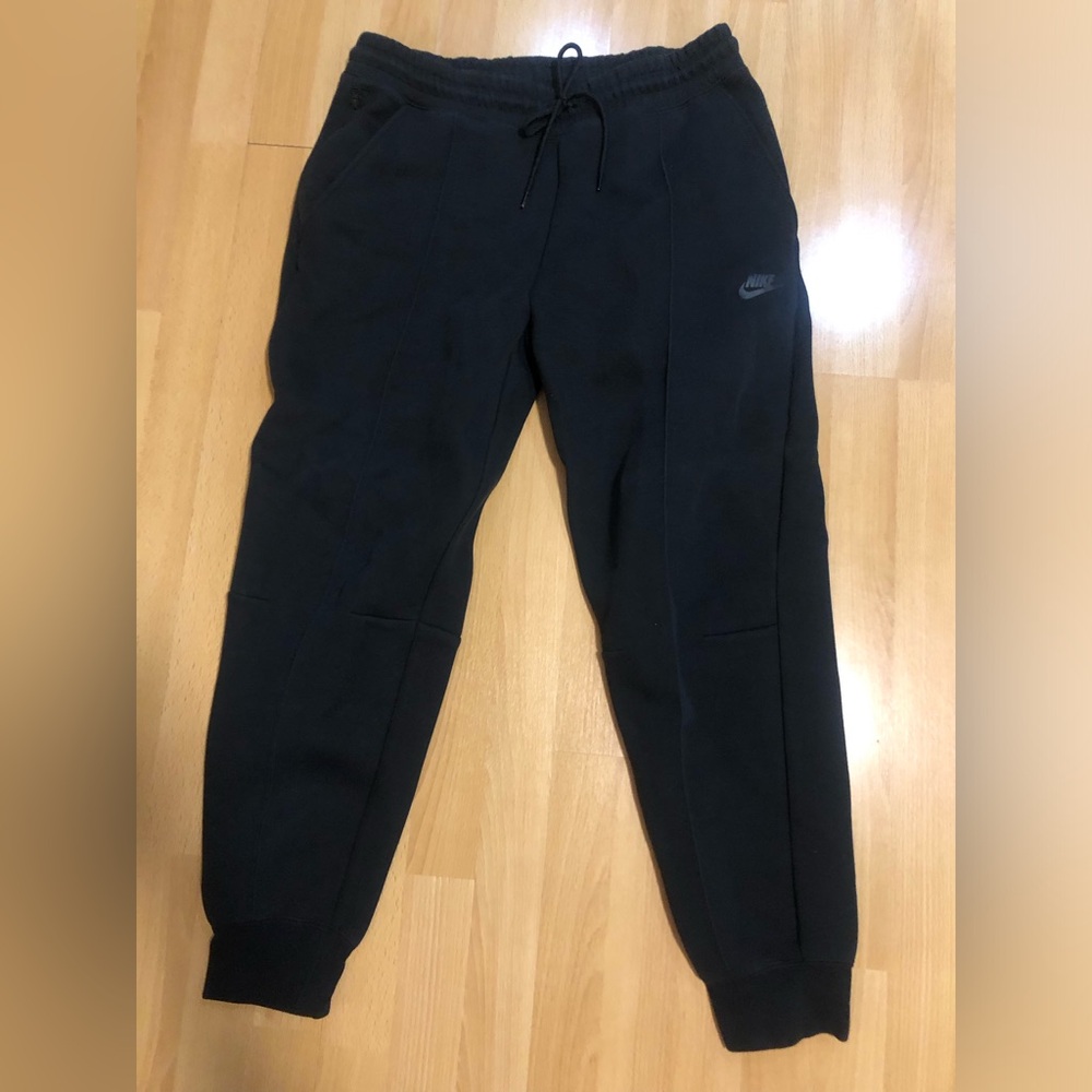 Nike women’s Black Jogger Pants
